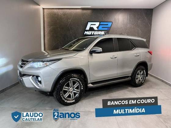 TOYOTA HILUX SW4 2.7 SR 4X2 16V FLEX 4P AUTOMÁTICO TOYOTA HILUX SW4 2.7 SR 4X2 16V FLEX 4P AUTOMÁTICO